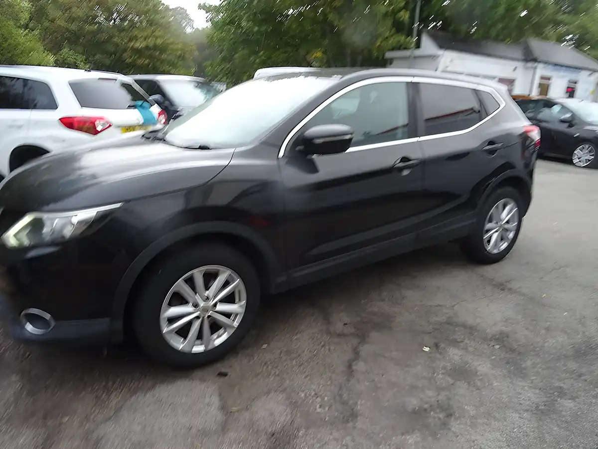 Used 2014 Nissan Qashqai Acenta Premium Black - Interior and Exterior details 18