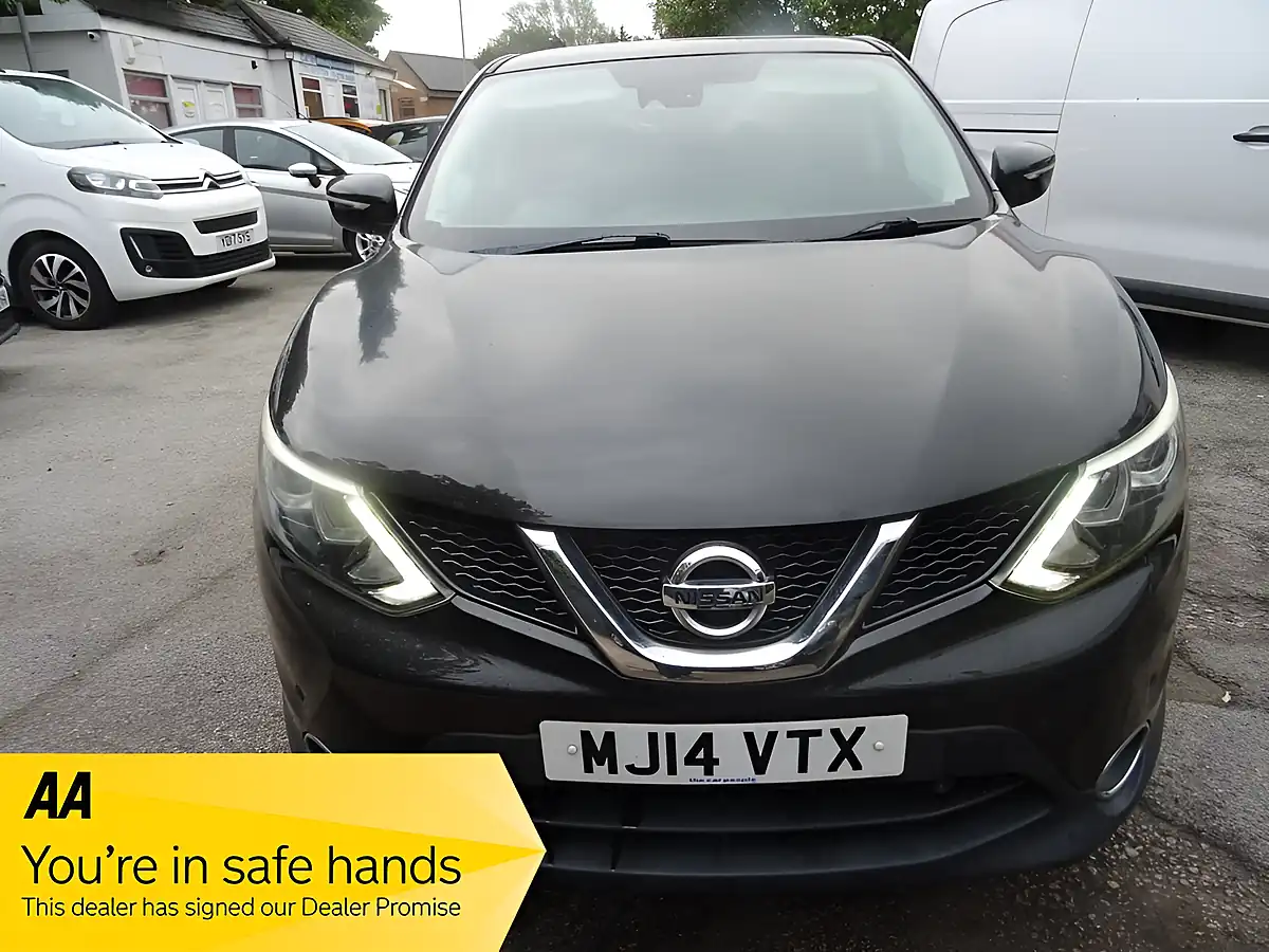 Used 2014 Nissan Qashqai Acenta Premium Black - Interior and Exterior details 2