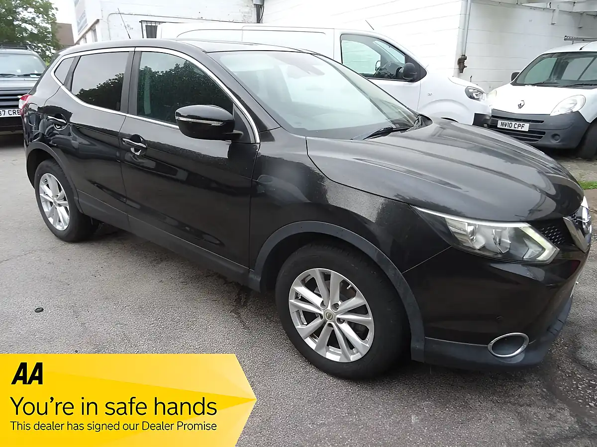 Used 2014 Nissan Qashqai Acenta Premium Black - Interior and Exterior details 3