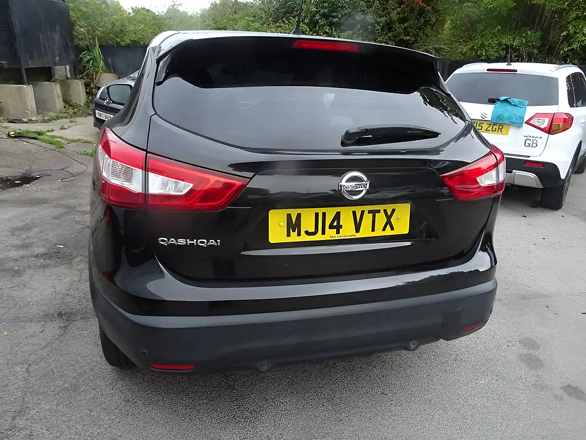 Used 2014 Nissan Qashqai Acenta Premium Black - Interior and Exterior details 6