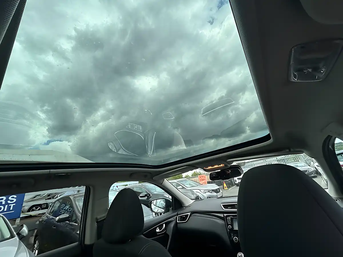Used 2014 Nissan Qashqai Acenta Premium Grey - Interior and Exterior details 14
