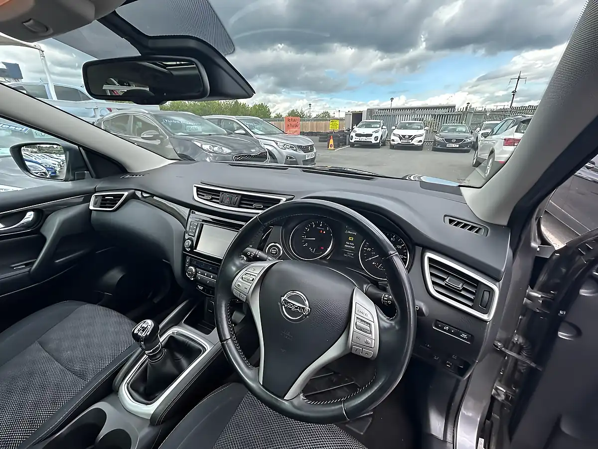 Used 2014 Nissan Qashqai Acenta Premium Grey - Interior and Exterior details 2