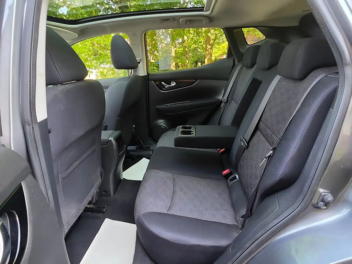Used 2014 Nissan Qashqai Acenta Premium Grey - Interior and Exterior details 10