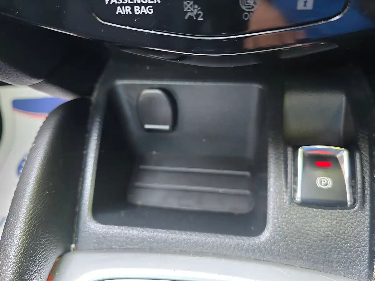 Used 2014 Nissan Qashqai Acenta Premium Grey - Interior and Exterior details 14