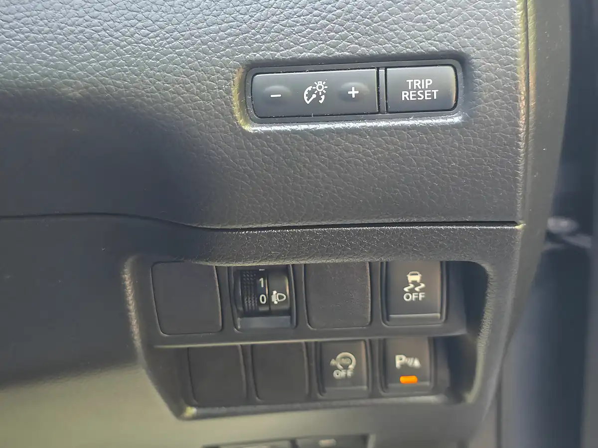 Used 2014 Nissan Qashqai Acenta Premium Grey - Interior and Exterior details 16