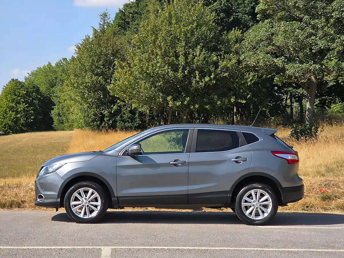 Used 2014 Nissan Qashqai Acenta Premium Grey - Interior and Exterior details 4