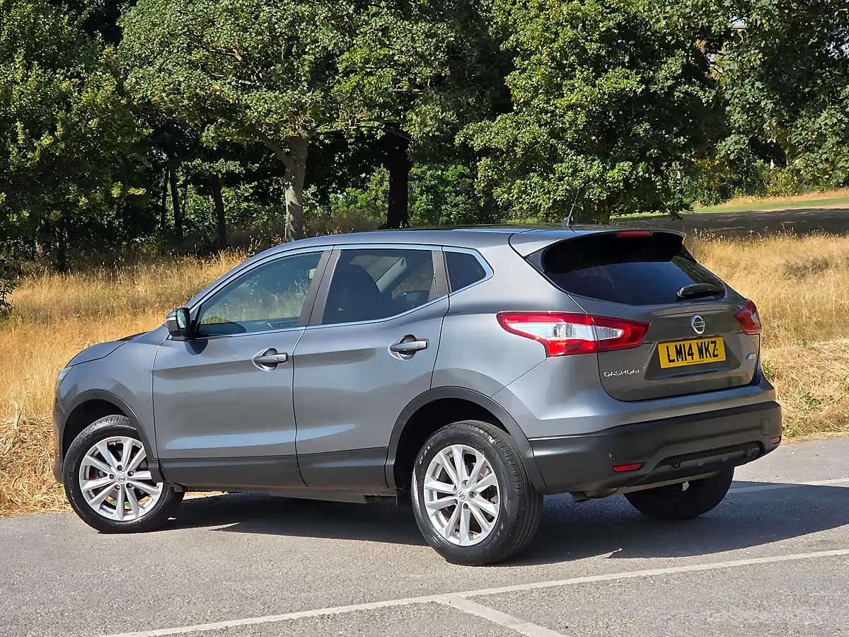 Used 2014 Nissan Qashqai Acenta Premium Grey - Interior and Exterior details 5