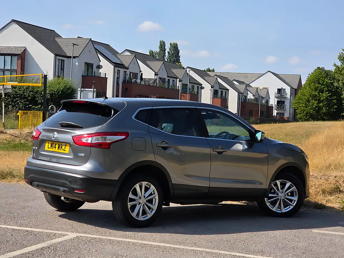 Used 2014 Nissan Qashqai Acenta Premium Grey - Interior and Exterior details 7
