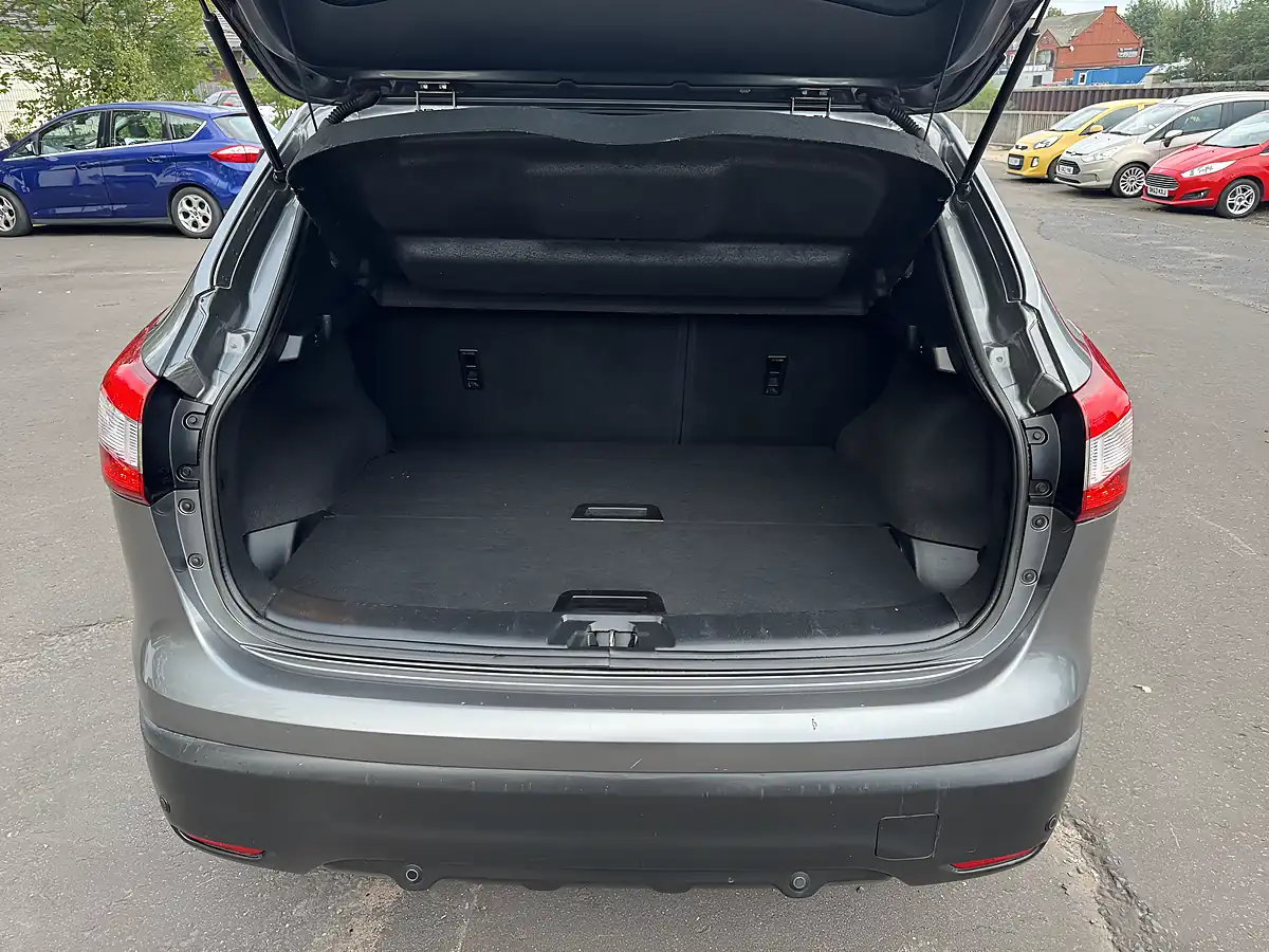 Used 2014 Nissan Qashqai Acenta Premium Grey - Interior and Exterior details 15