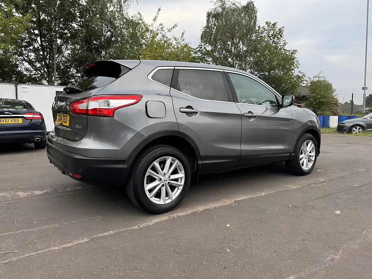 Used 2014 Nissan Qashqai Acenta Premium Grey - Interior and Exterior details 4