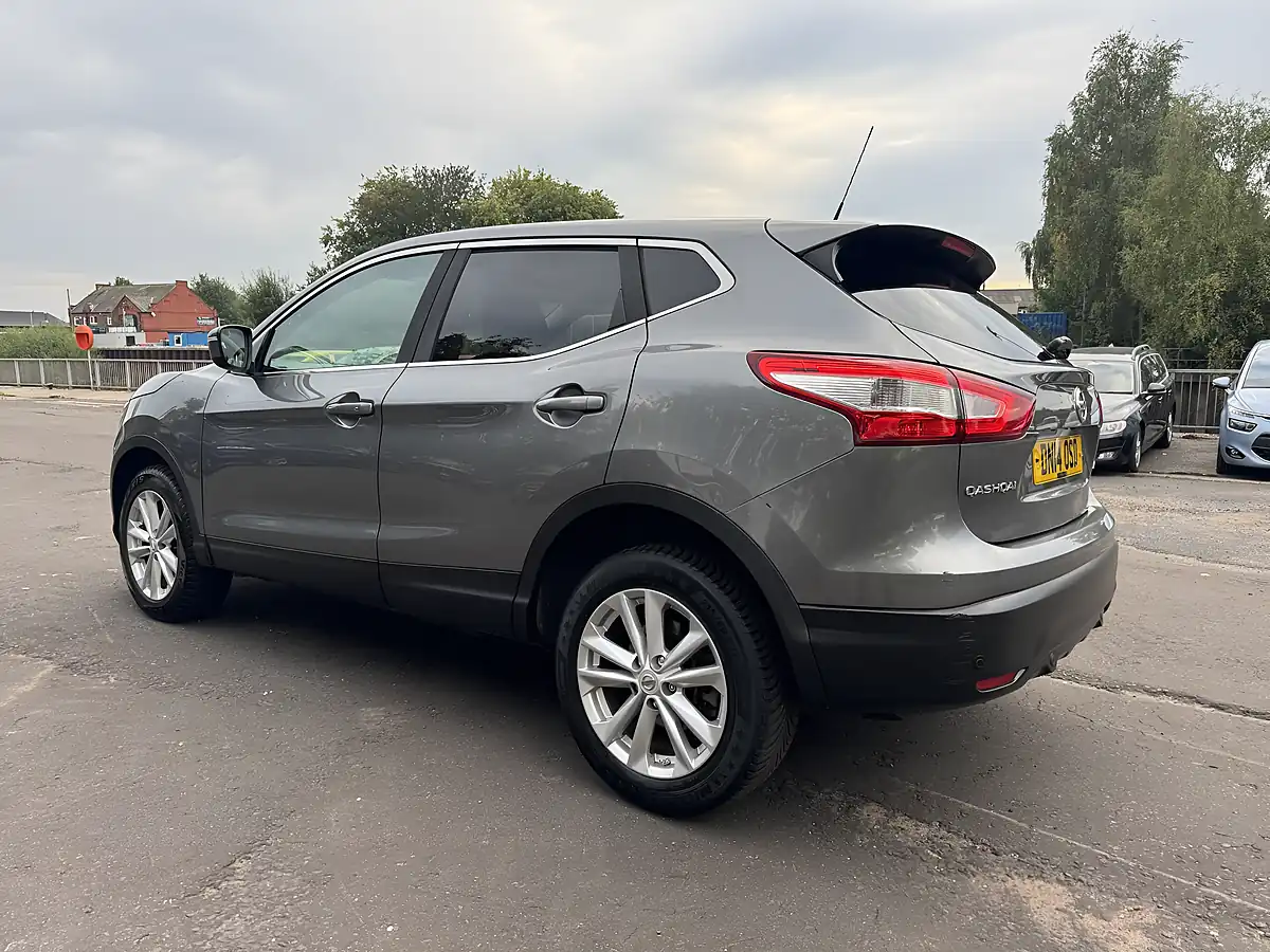 Used 2014 Nissan Qashqai Acenta Premium Grey - Interior and Exterior details 5