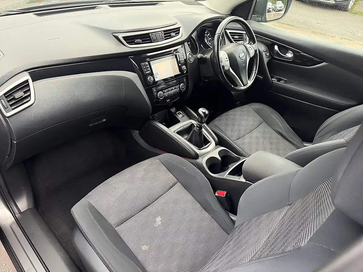 Used 2014 Nissan Qashqai Acenta Premium Grey - Interior and Exterior details 8