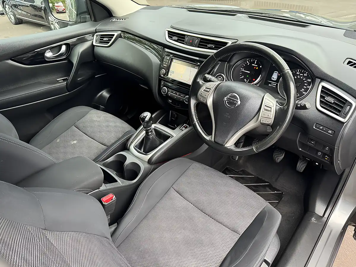 Used 2014 Nissan Qashqai Acenta Premium Grey - Interior and Exterior details 9
