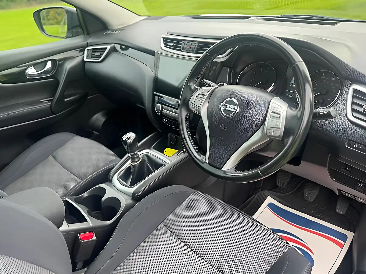 Used 2014 Nissan Qashqai Acenta Premium Grey - Interior and Exterior details 11