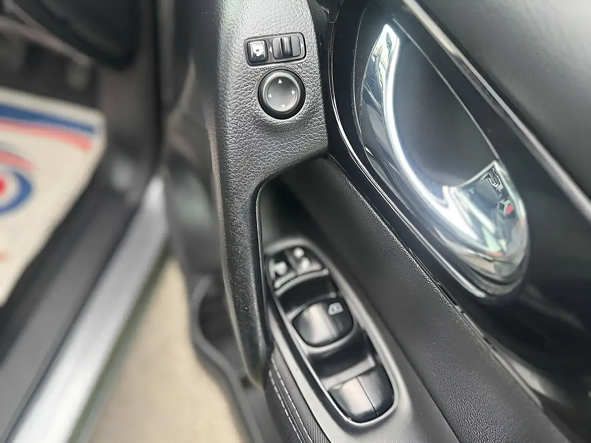 Used 2014 Nissan Qashqai Acenta Premium Grey - Interior and Exterior details 12