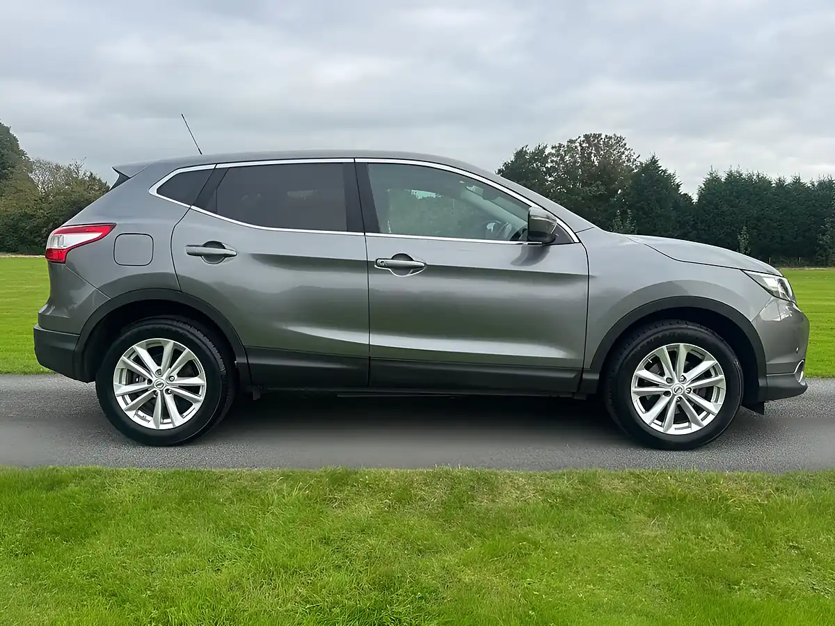 Used 2014 Nissan Qashqai Acenta Premium Grey - Interior and Exterior details 2