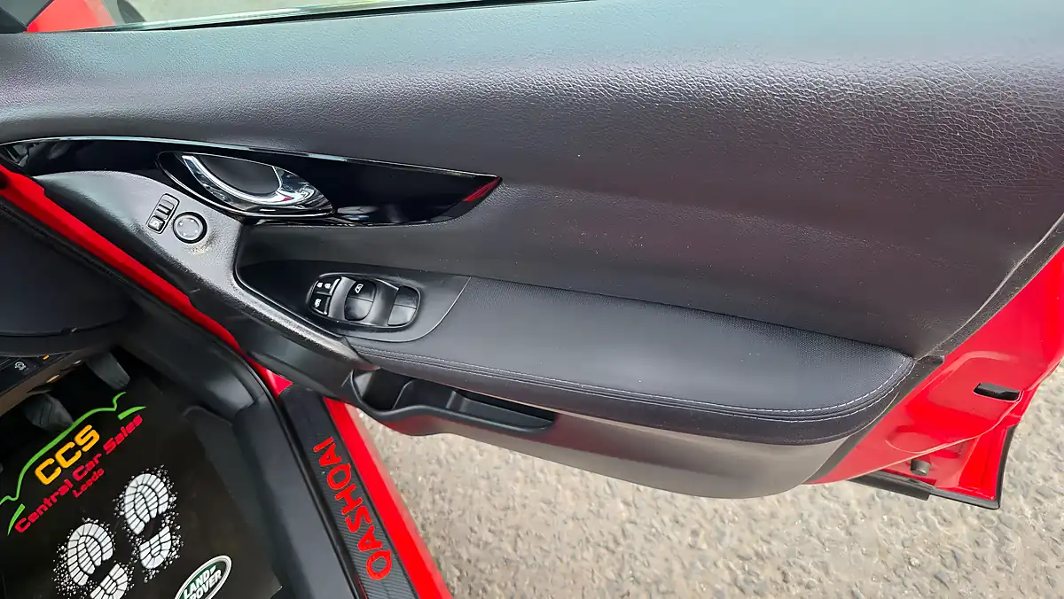 Used 2014 Nissan Qashqai Acenta Premium - Interior and Exterior details 14