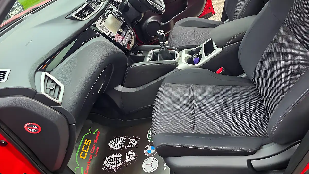 Used 2014 Nissan Qashqai Acenta Premium - Interior and Exterior details 17
