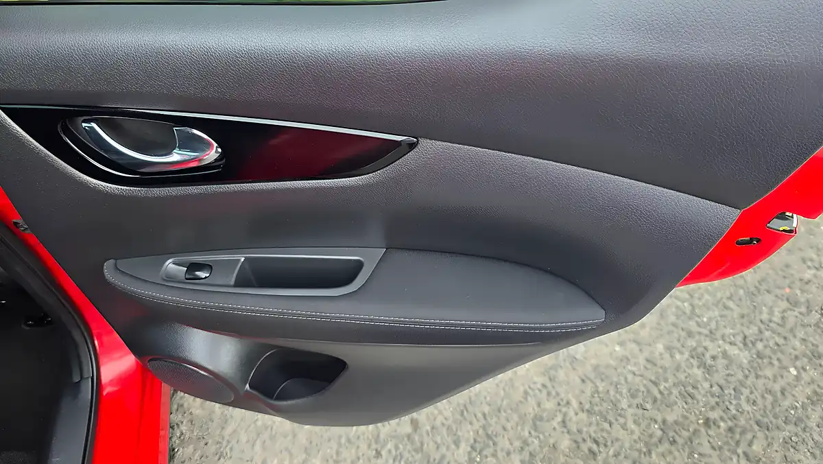 Used 2014 Nissan Qashqai Acenta Premium - Interior and Exterior details 19