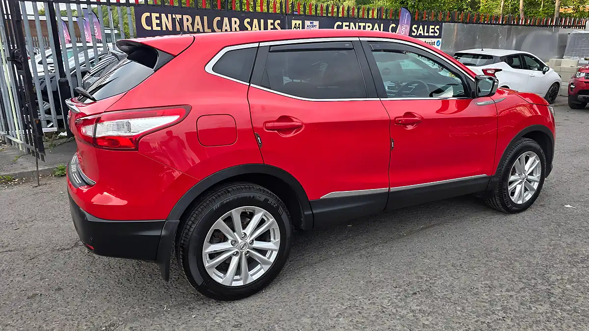Used 2014 Nissan Qashqai Acenta Premium - Interior and Exterior details 8