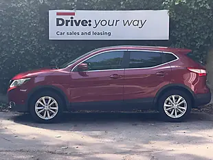Used 2014 Nissan Qashqai Acenta Premium Red - Interior and Exterior details 4