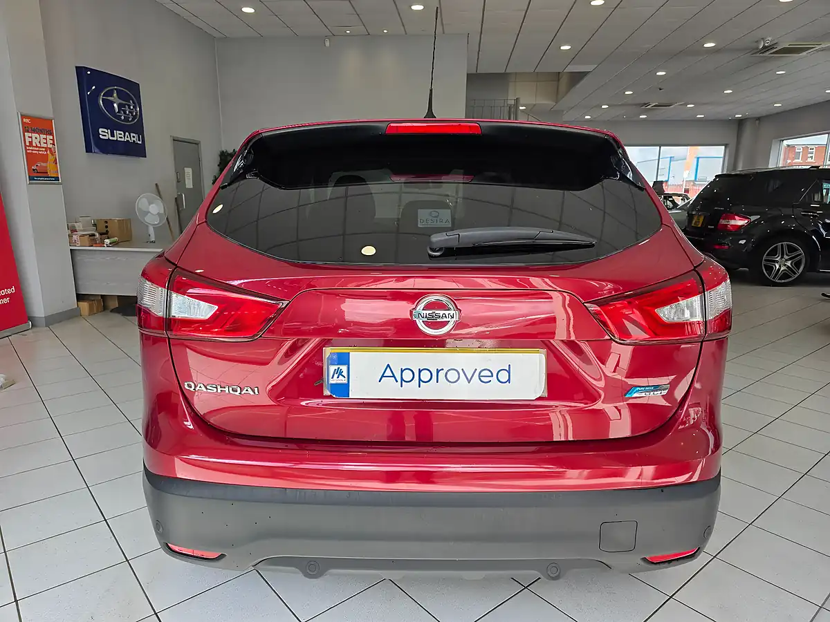 Used 2014 Nissan Qashqai Acenta Premium Red - Interior and Exterior details 10