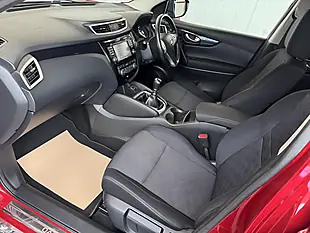 Used 2014 Nissan Qashqai Acenta Premium Red - Interior and Exterior details 10