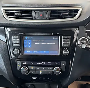 Used 2014 Nissan Qashqai Acenta Premium Red - Interior and Exterior details 15