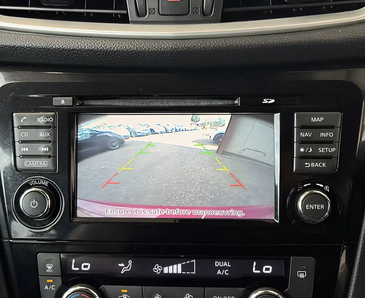 Used 2014 Nissan Qashqai Acenta Premium Red - Interior and Exterior details 18