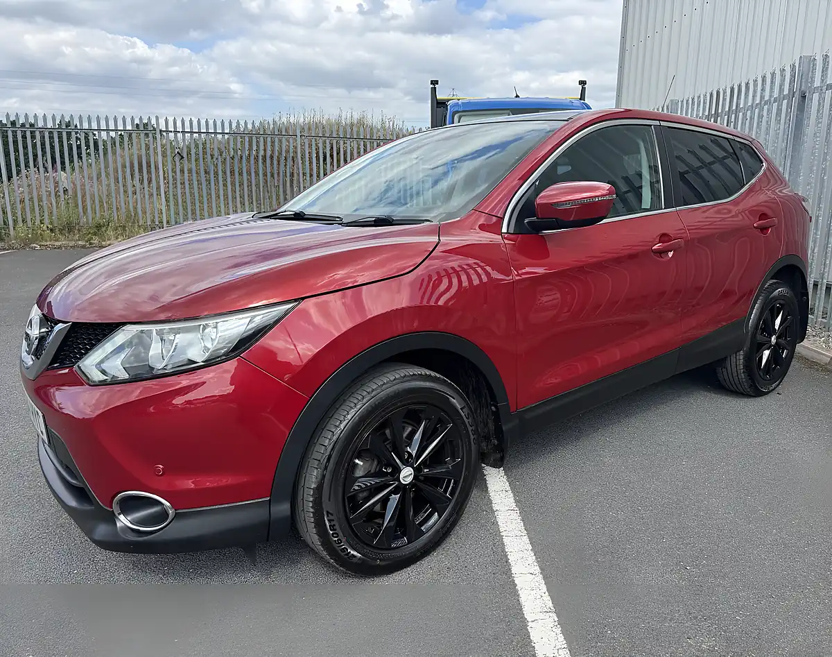 Used 2014 Nissan Qashqai Acenta Premium Red - Interior and Exterior details 2