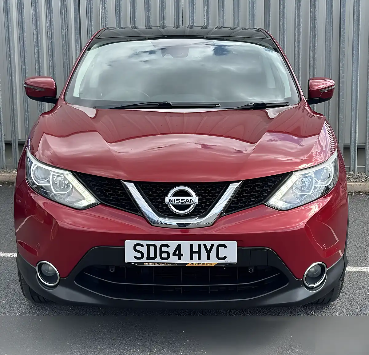 Used 2014 Nissan Qashqai Acenta Premium Red - Interior and Exterior details 3