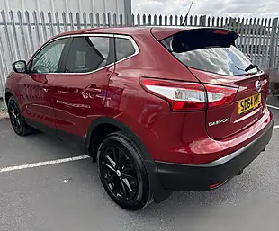 Used 2014 Nissan Qashqai Acenta Premium Red - Interior and Exterior details 4