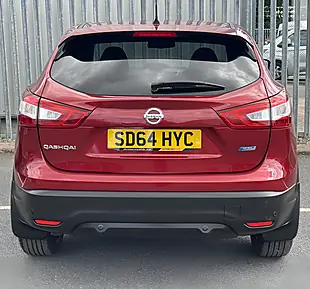 Used 2014 Nissan Qashqai Acenta Premium Red - Interior and Exterior details 6