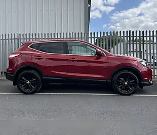 Used 2014 Nissan Qashqai Acenta Premium Red - Interior and Exterior details 7