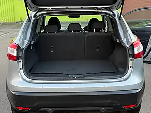 Used 2014 Nissan Qashqai Acenta Premium Silver - Interior and Exterior details 10