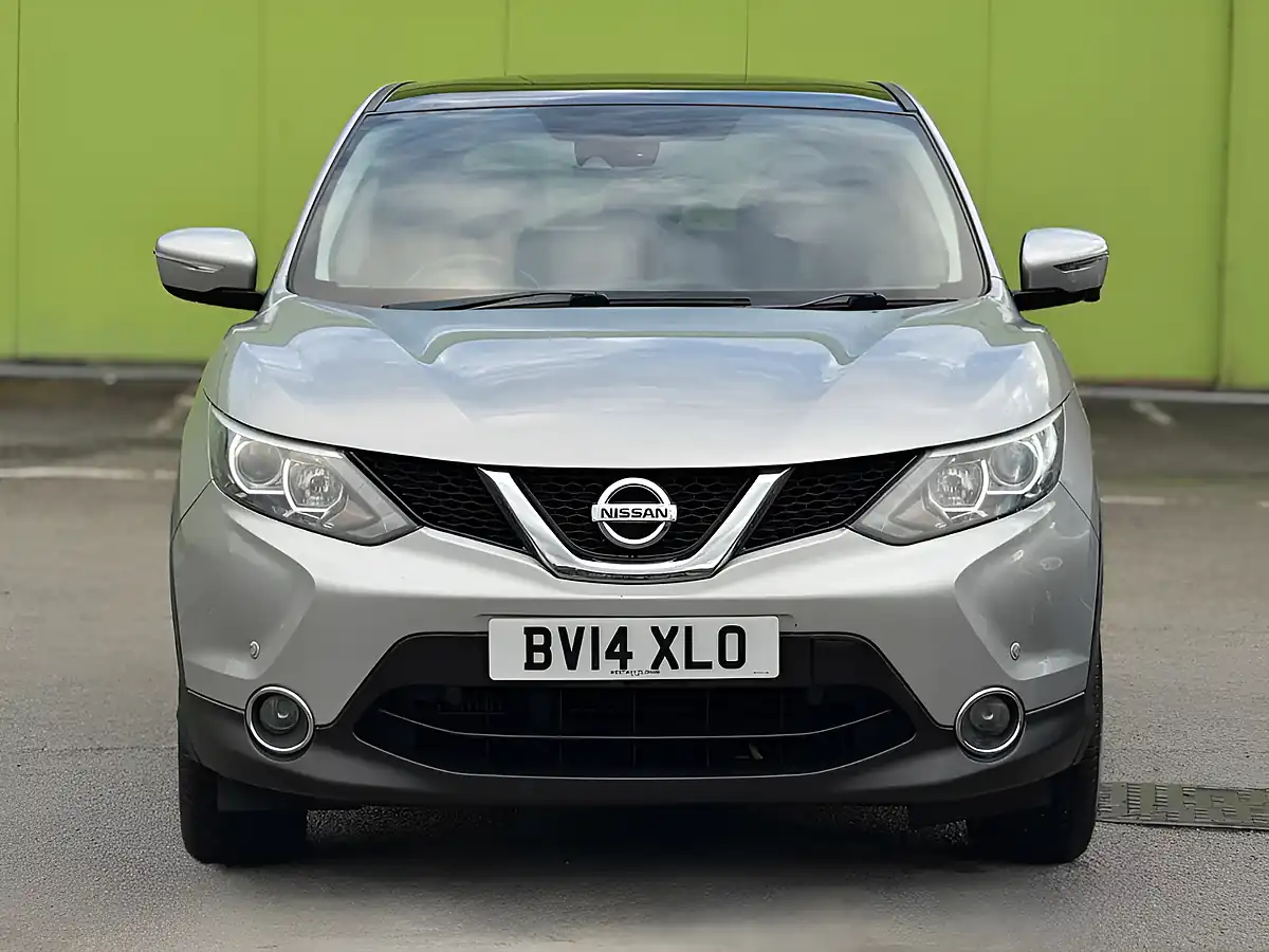 Used 2014 Nissan Qashqai Acenta Premium Silver - Interior and Exterior details 3