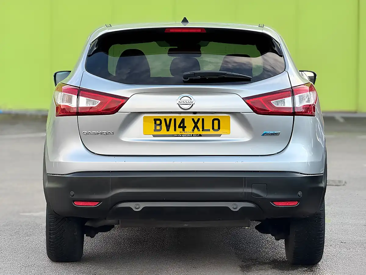 Used 2014 Nissan Qashqai Acenta Premium Silver - Interior and Exterior details 6