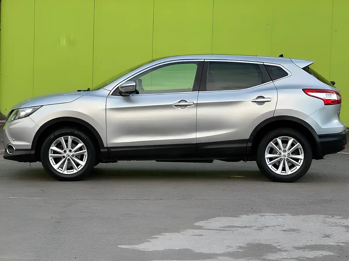Used 2014 Nissan Qashqai Acenta Premium Silver - Interior and Exterior details 8