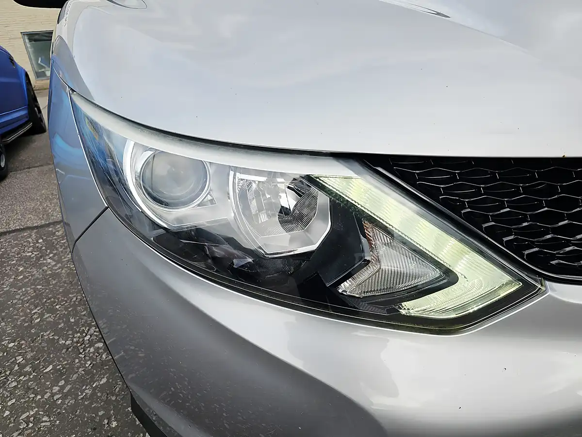 Used 2014 Nissan Qashqai Acenta Premium Silver - Interior and Exterior details 15
