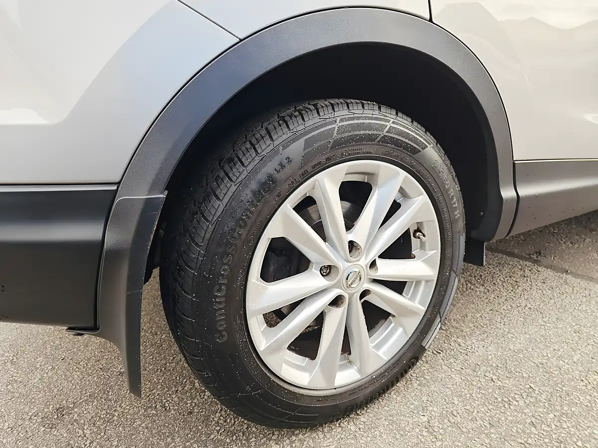 Used 2014 Nissan Qashqai Acenta Premium Silver - Interior and Exterior details 20