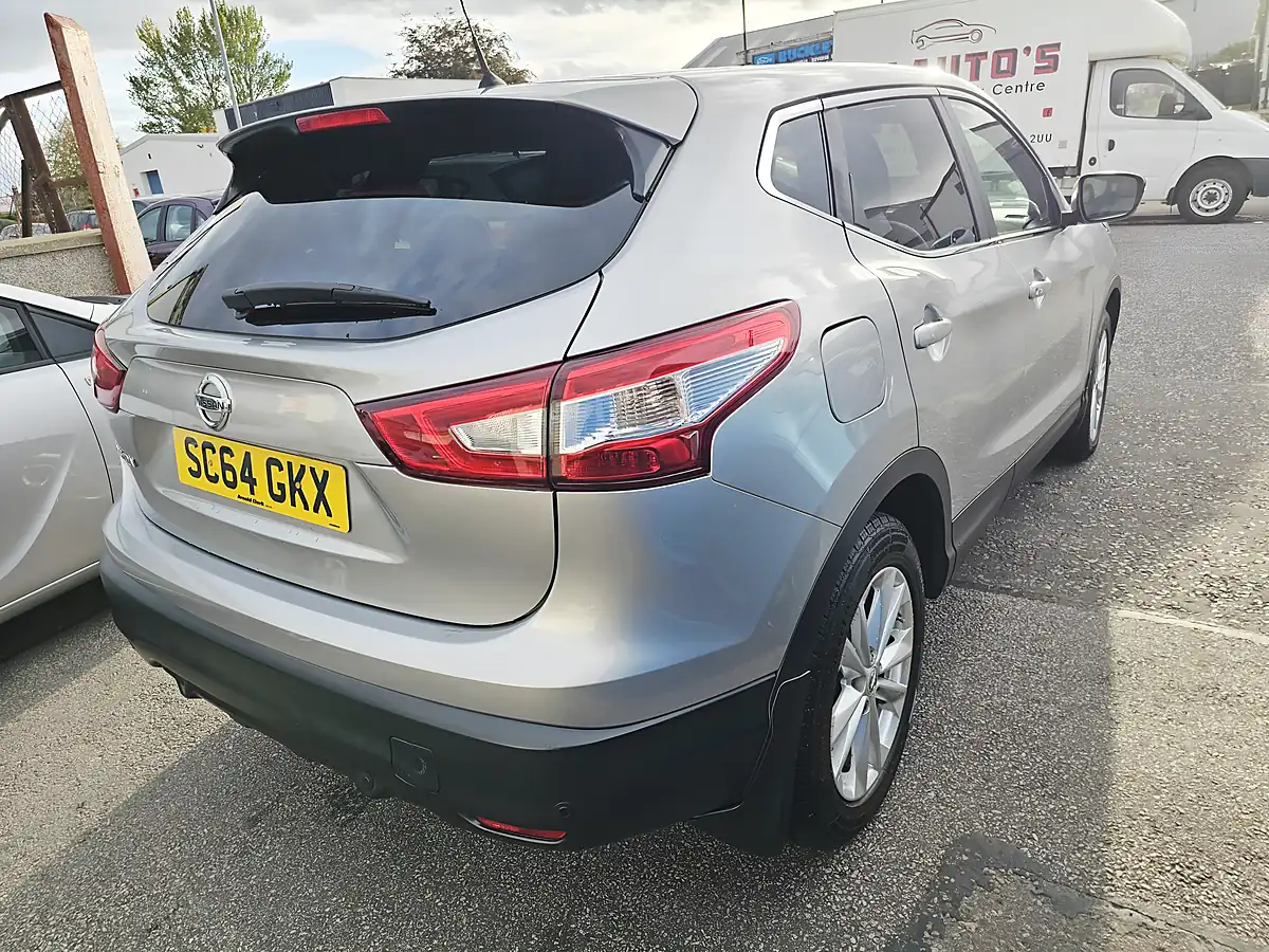 Used 2014 Nissan Qashqai Acenta Premium Silver - Interior and Exterior details 3