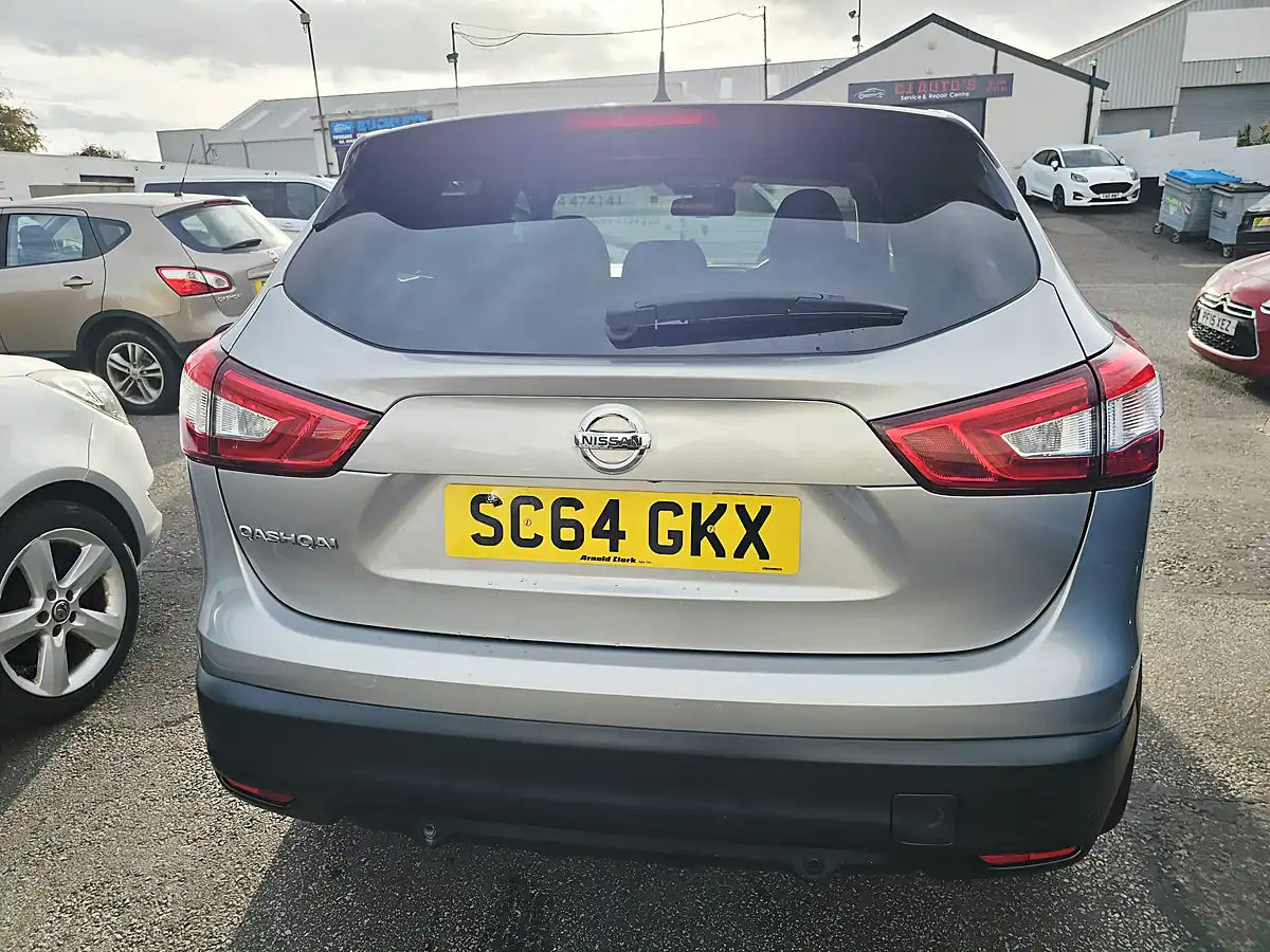 Used 2014 Nissan Qashqai Acenta Premium Silver - Interior and Exterior details 4