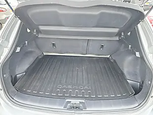 Used 2014 Nissan Qashqai Acenta Premium Silver - Interior and Exterior details 9