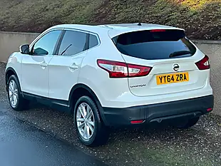 Used 2014 Nissan Qashqai Acenta Premium White - Interior and Exterior details 5