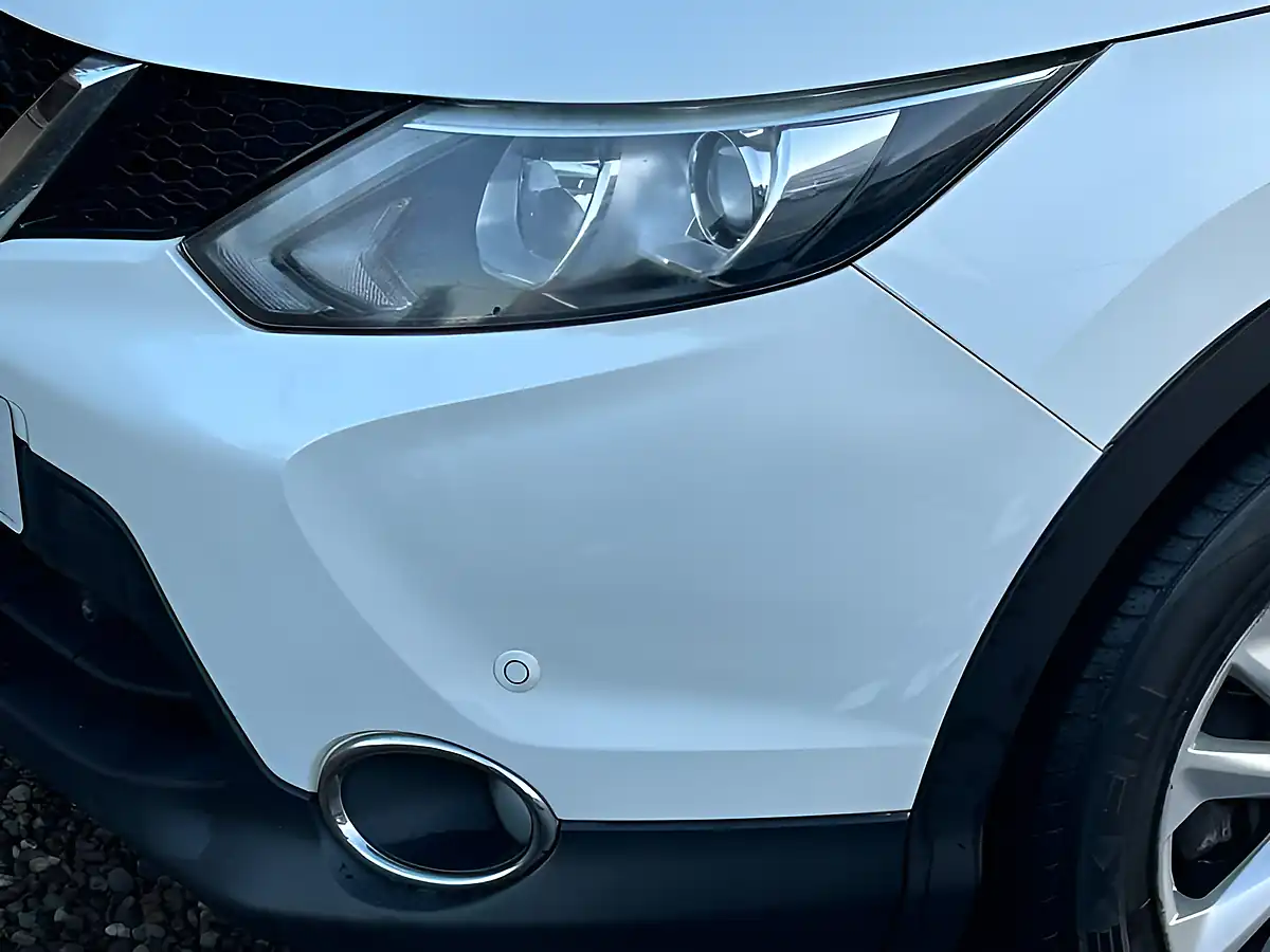 Used 2014 Nissan Qashqai Acenta Premium White - Interior and Exterior details 7