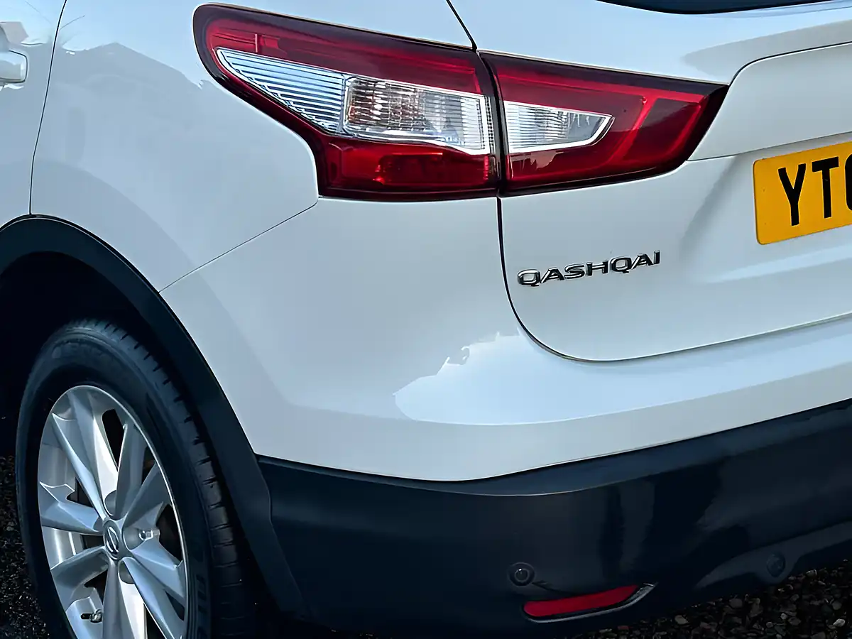 Used 2014 Nissan Qashqai Acenta Premium White - Interior and Exterior details 8