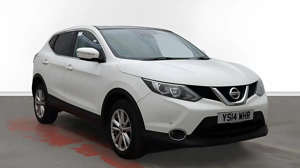 Used 2014 Nissan Qashqai Acenta Premium White - Front View