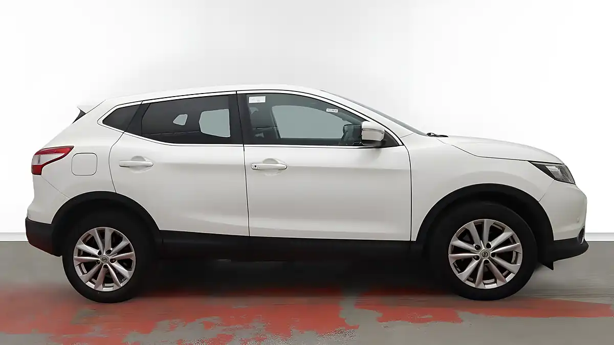Used 2014 Nissan Qashqai Acenta Premium White - Interior and Exterior details 5