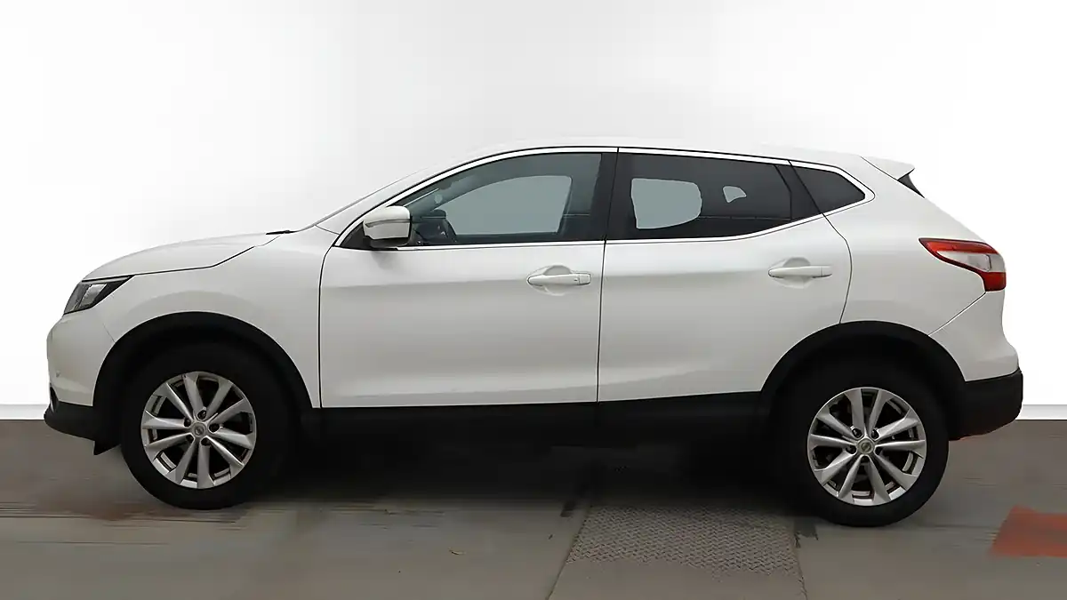 Used 2014 Nissan Qashqai Acenta Premium White - Interior and Exterior details 6