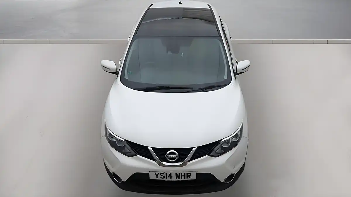 Used 2014 Nissan Qashqai Acenta Premium White - Interior and Exterior details 7